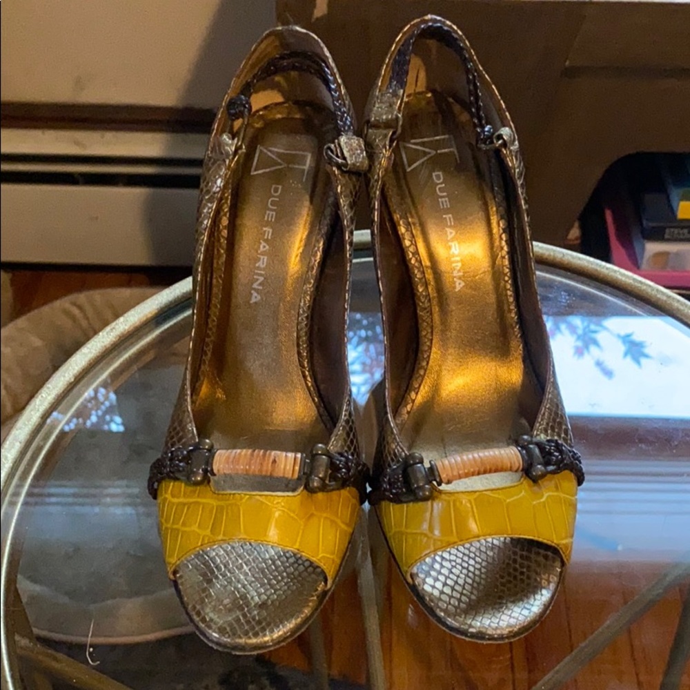 Due farina yellow and bronze snake heels
